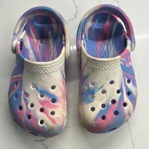 Toddler girls marbles tie dye crocs